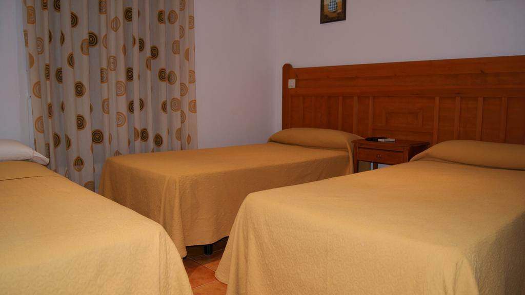 Hostal Restaurante Bustos Villarrubio Ngoại thất bức ảnh