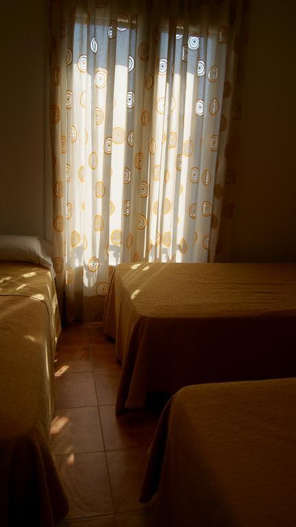 Hostal Restaurante Bustos Villarrubio Ngoại thất bức ảnh